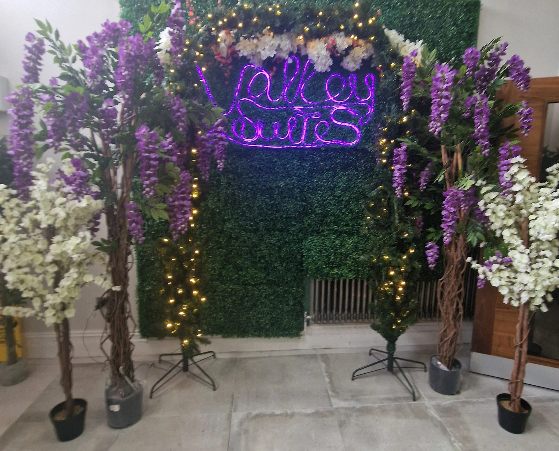Valley Suites floral photo backdrop
